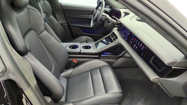 2022 Porsche Taycan GTS AWD with Premium Package, 21'' Wheels & PAX Display - 22971156 - 25