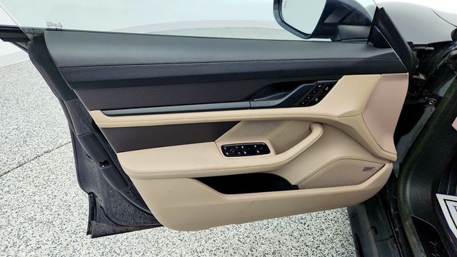 2022 Porsche Taycan GTS AWD with Premium Package, PDCC Sport, ACC & Subsecond Clock - 22988727 - 10