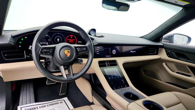 2022 Porsche Taycan GTS AWD with Premium Package, PDCC Sport, ACC & Subsecond Clock - 22988727 - 12