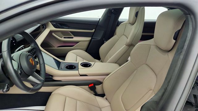 2022 Porsche Taycan GTS AWD with Premium Package, PDCC Sport, ACC & Subsecond Clock - 22988727 - 21