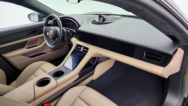 2022 Porsche Taycan GTS AWD with Premium Package, PDCC Sport, ACC & Subsecond Clock - 22988727 - 26