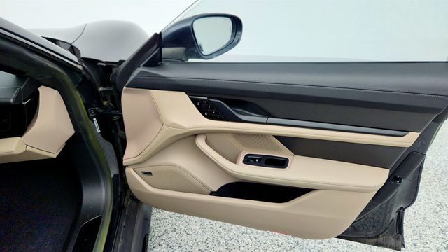 2022 Porsche Taycan GTS AWD with Premium Package, PDCC Sport, ACC & Subsecond Clock - 22988727 - 27