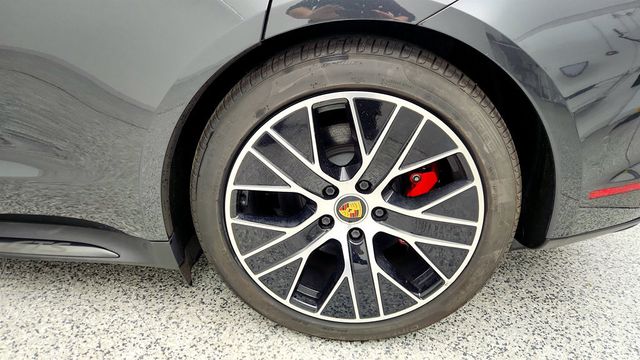 2022 Porsche Taycan GTS AWD with Premium Package, PDCC Sport, ACC & Subsecond Clock - 22988727 - 8