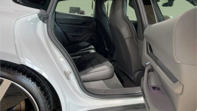 2022 Porsche Taycan RWD - 23018947 - 3