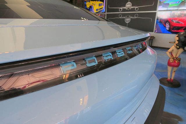 2022 Porsche Taycan RWD - 22995873 - 32