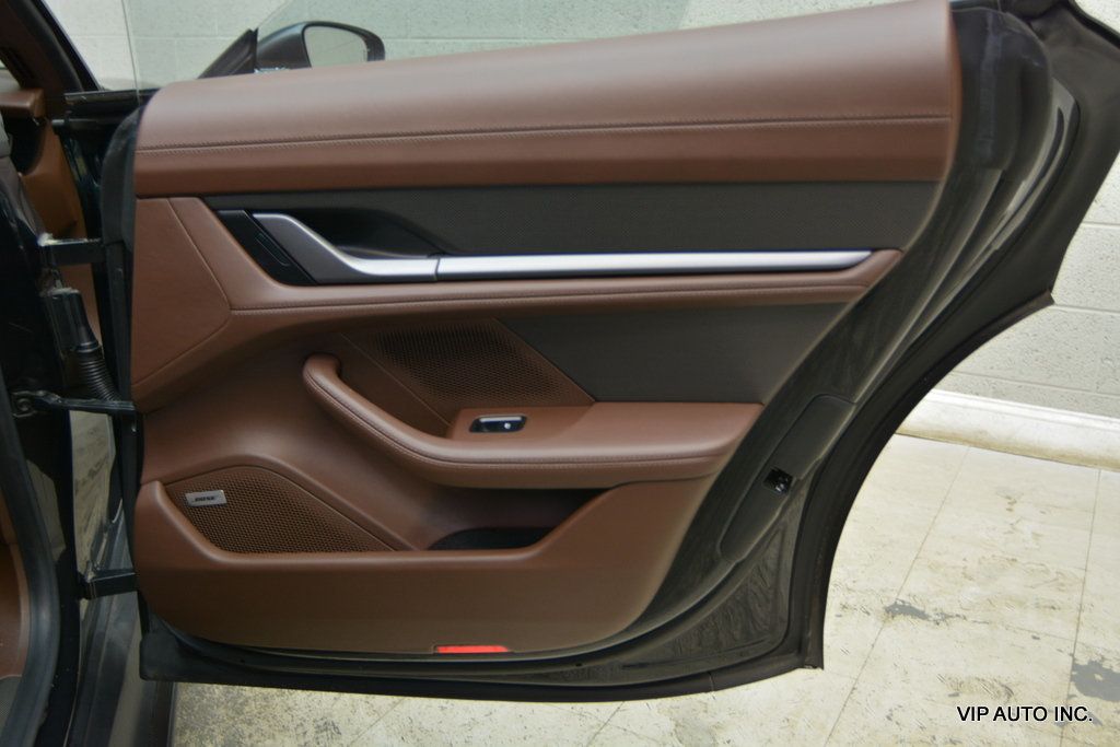 2022 Porsche Taycan Turbo S AWD - 23044009 - 19
