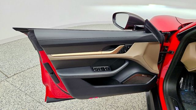 2022 Porsche Taycan Turbo S AWD w/ Carbon Sportdesign Pkg, Burmester & Premium Pkg - 23100794 - 10