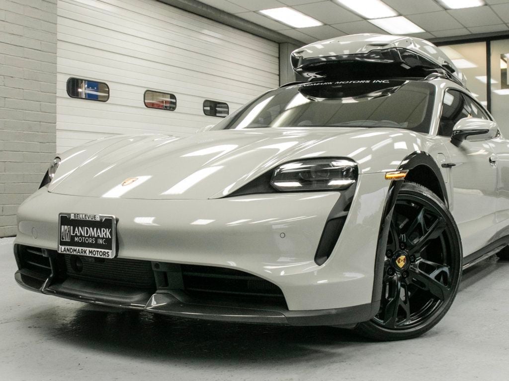 Porsche Taycan photo 12