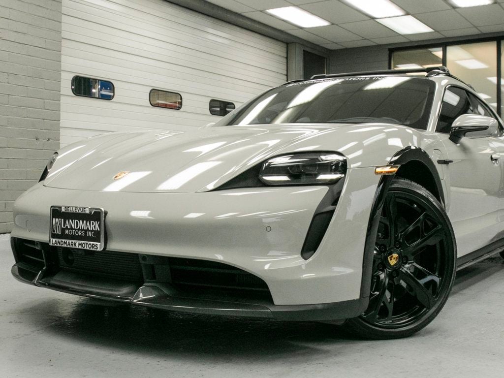 Porsche Taycan photo 14