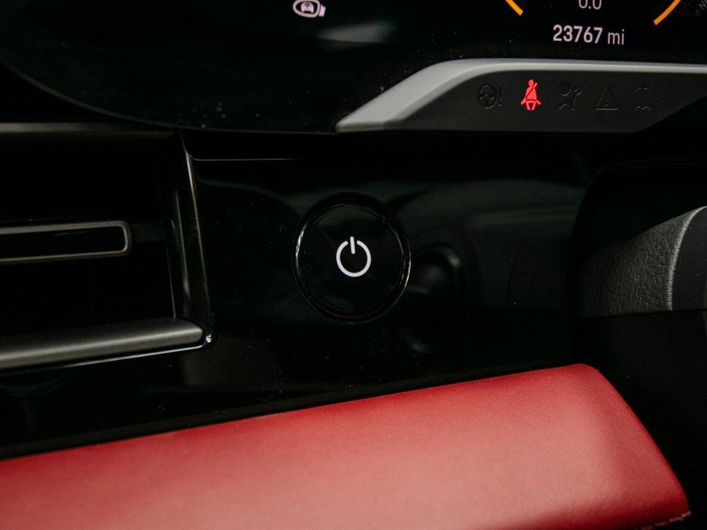 Porsche Taycan photo 23