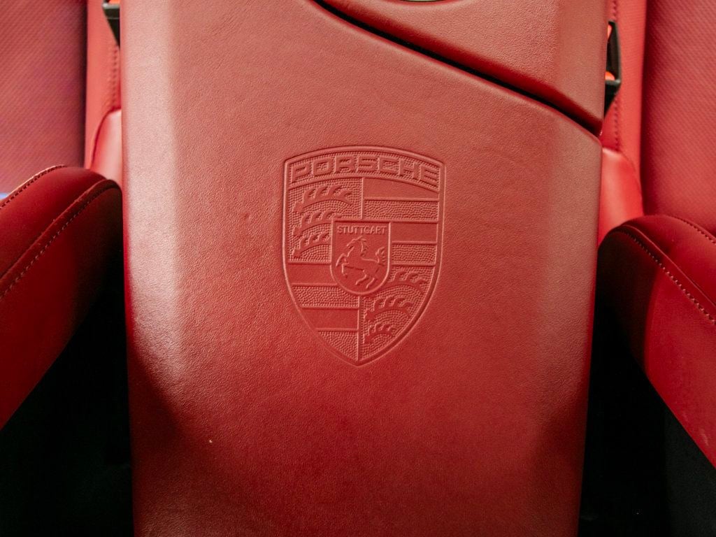 Porsche Taycan photo 28