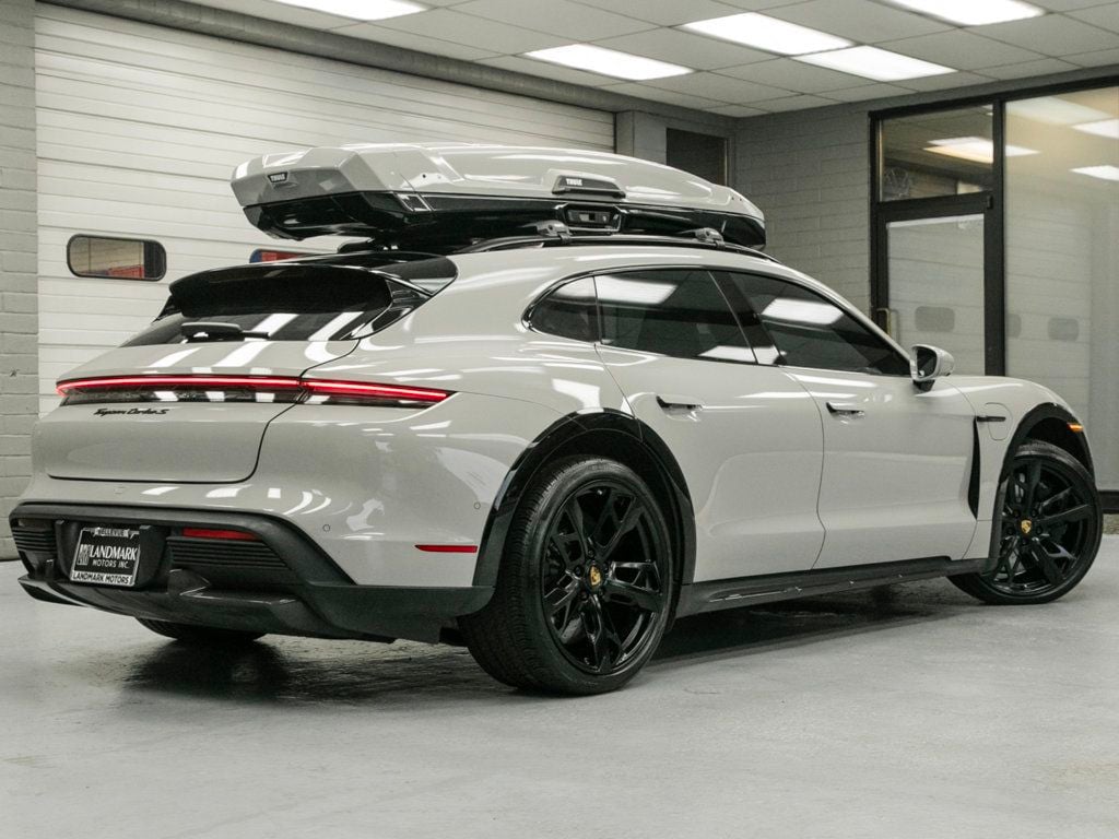 Porsche Taycan photo 40