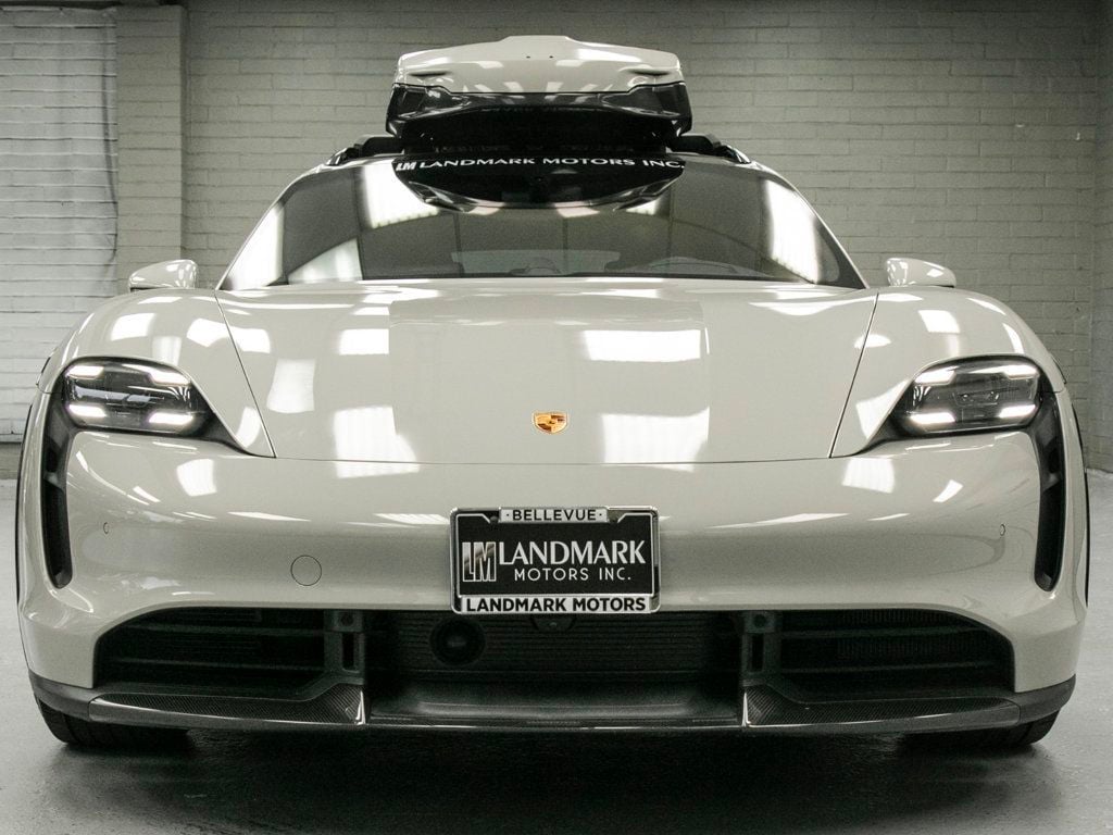 Porsche Taycan photo 5