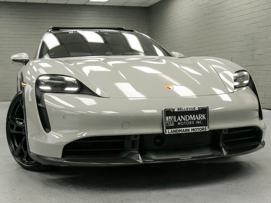 Porsche Taycan photo 8