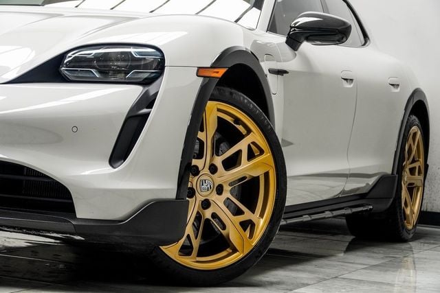 2022 Porsche Taycan Turbo S Cross Turismo AWD - 22853291 - 7