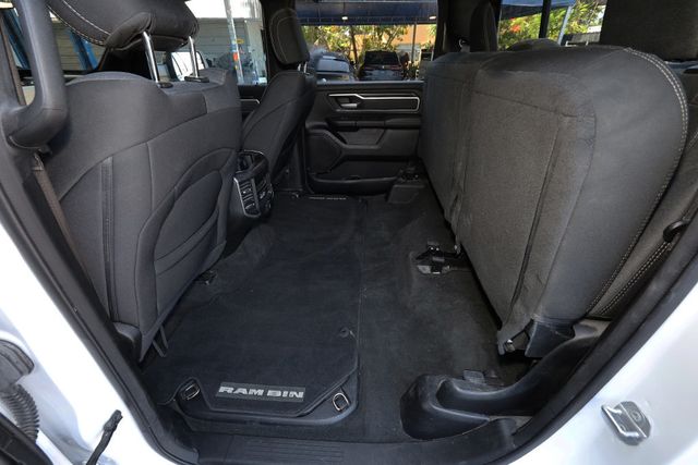 2022 RAM 1500 Big Horn 4x2 Crew Cab 5'7" Box - 23043458 - 17