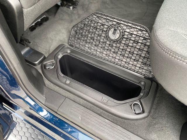 2022 Ram 1500 Big Horn 4x4 Crew Cab 5'7" Box - 23066974 - 41
