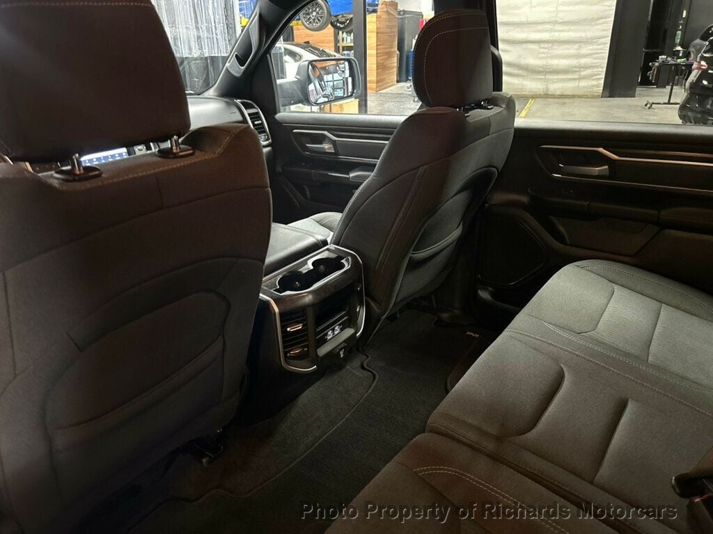 2022 Ram 1500 Big Horn 4x4 Crew Cab 5'7" Box - 23060808 - 17