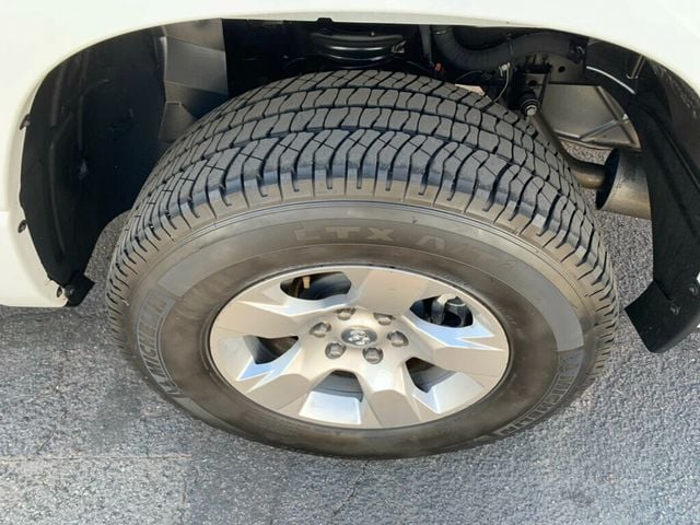 2022 Ram 1500 Big Horn 4x4 Crew Cab 5'7" Box 1-Owner - 23004947 - 17