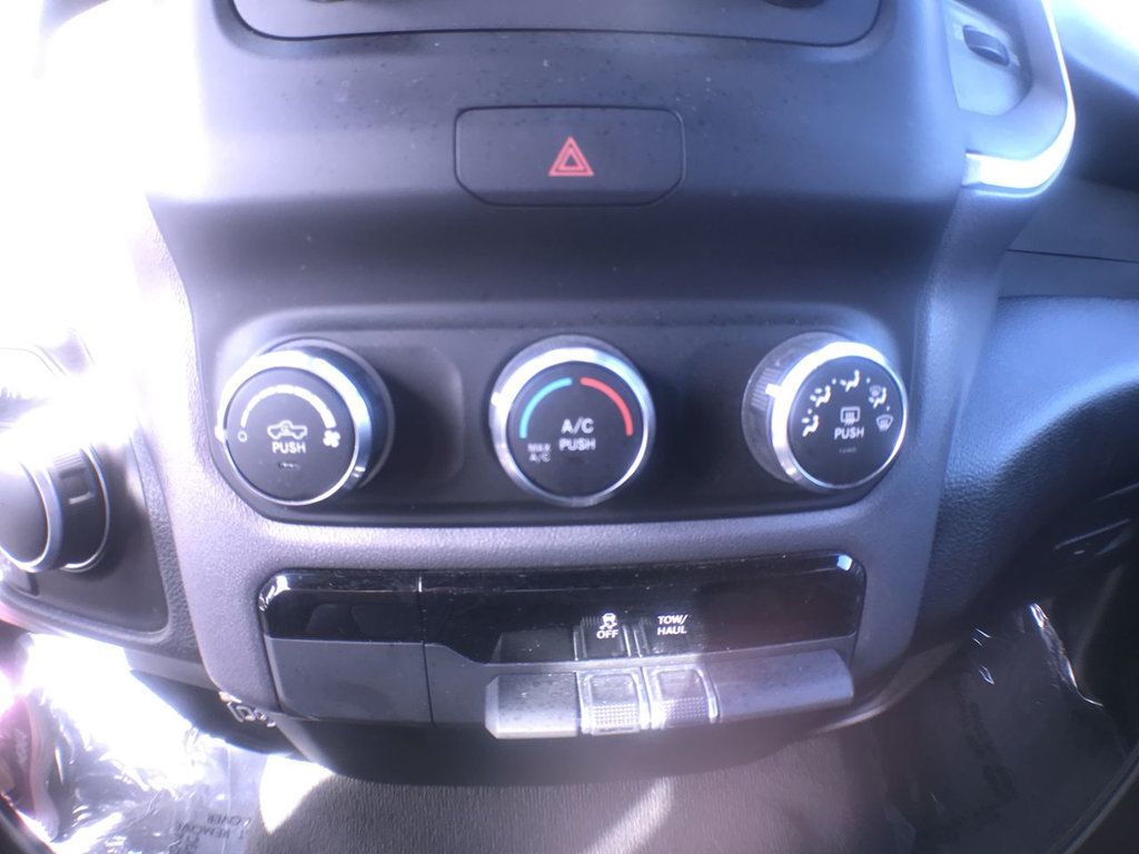 2022 Ram 1500 Big Horn Lone Star photo 18