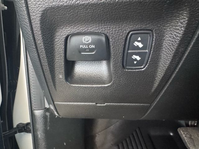 2022 Ram 1500 Laramie - 23036609 - 17