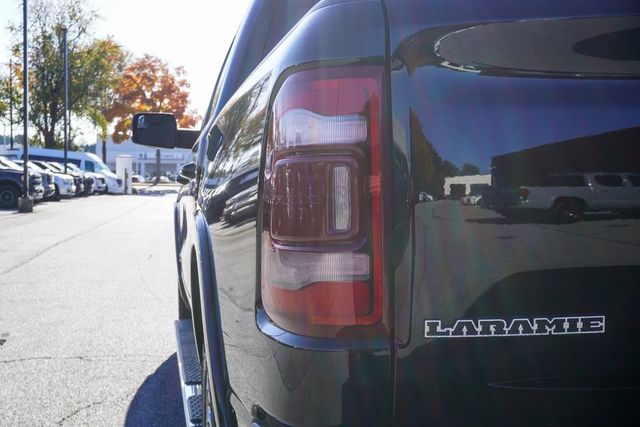 2022 Ram 1500 Laramie 4x2 Crew Cab 5'7" Box - 22946952 - 34