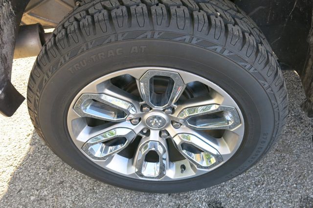 2022 Ram 1500 Laramie 4x4 Crew Cab 5'7" Box - 23050257 - 31