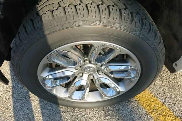 2022 Ram 1500 Laramie 4x4 Crew Cab 5'7" Box - 23050257 - 33