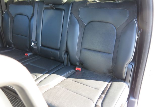 2022 Ram 1500 Laramie 4x4 Crew Cab 5'7" Box - 23050257 - 44