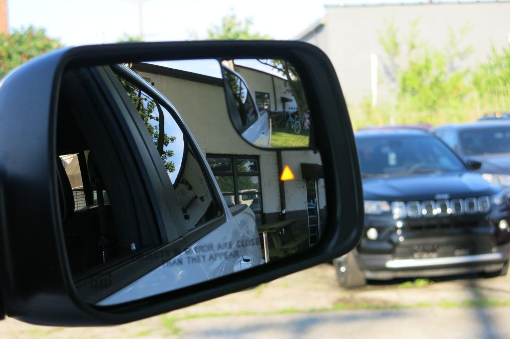 2022 Ram 1500 Laramie 4x4 Crew Cab 5'7" Box - 23050257 - 90