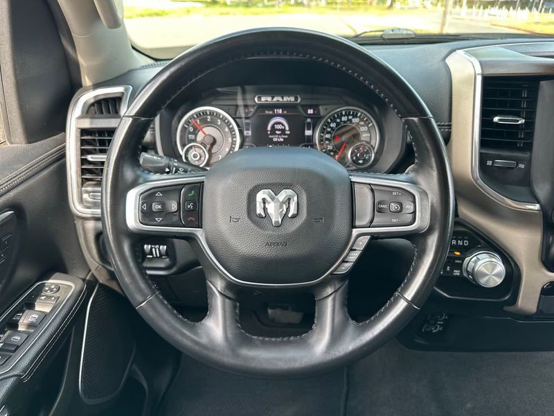 2022 Ram 1500 Laramie 4x4 Crew Cab 5'7" Box - 23026939 - 14