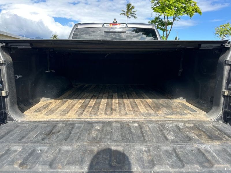 2022 Ram 1500 Laramie 4x4 Crew Cab 5'7" Box - 23026939 - 19