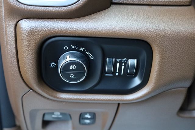 2022 Ram 1500 Laramie 4x4 Crew Cab 5'7" Box - 22898865 - 35