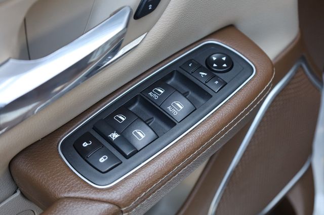 2022 Ram 1500 Laramie 4x4 Crew Cab 5'7" Box - 22898865 - 36