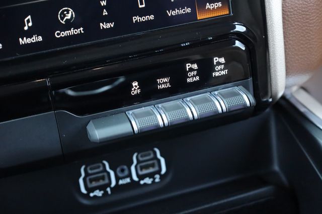 2022 Ram 1500 Laramie 4x4 Crew Cab 5'7" Box - 22898865 - 43