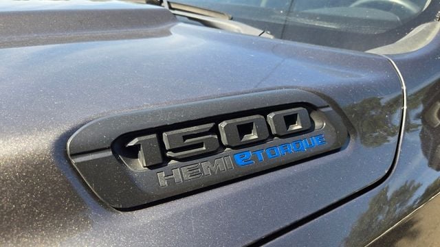 2022 Ram 1500 Laramie 4x4 Crew Cab 5'7" Box - 22956244 - 11