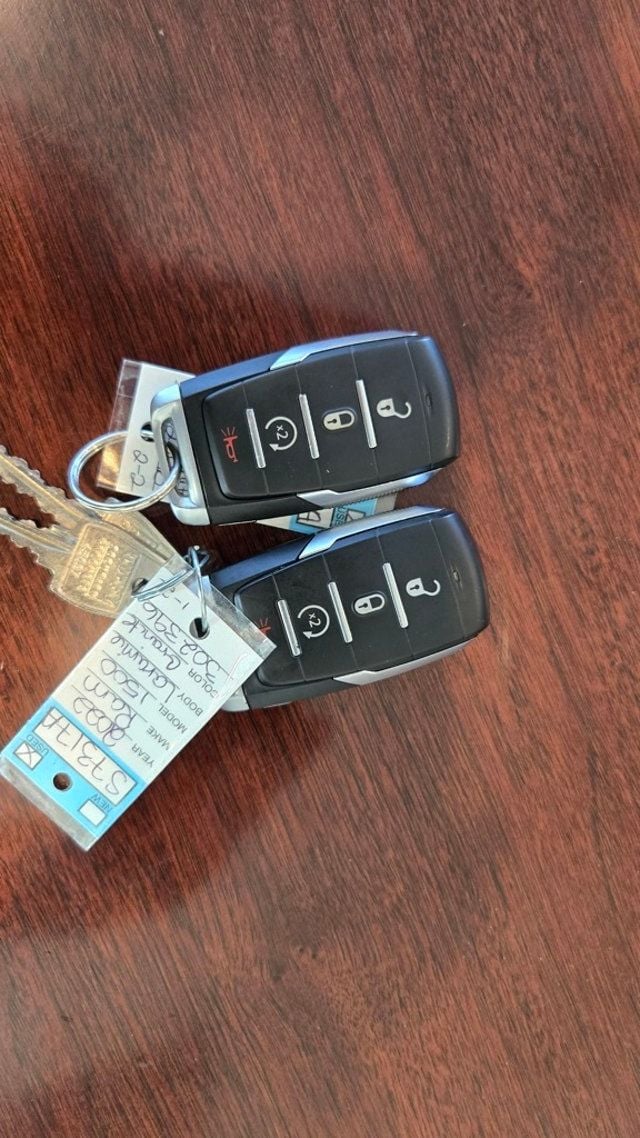 2022 Ram 1500 Laramie 4x4 Crew Cab 5'7" Box - 22956244 - 36