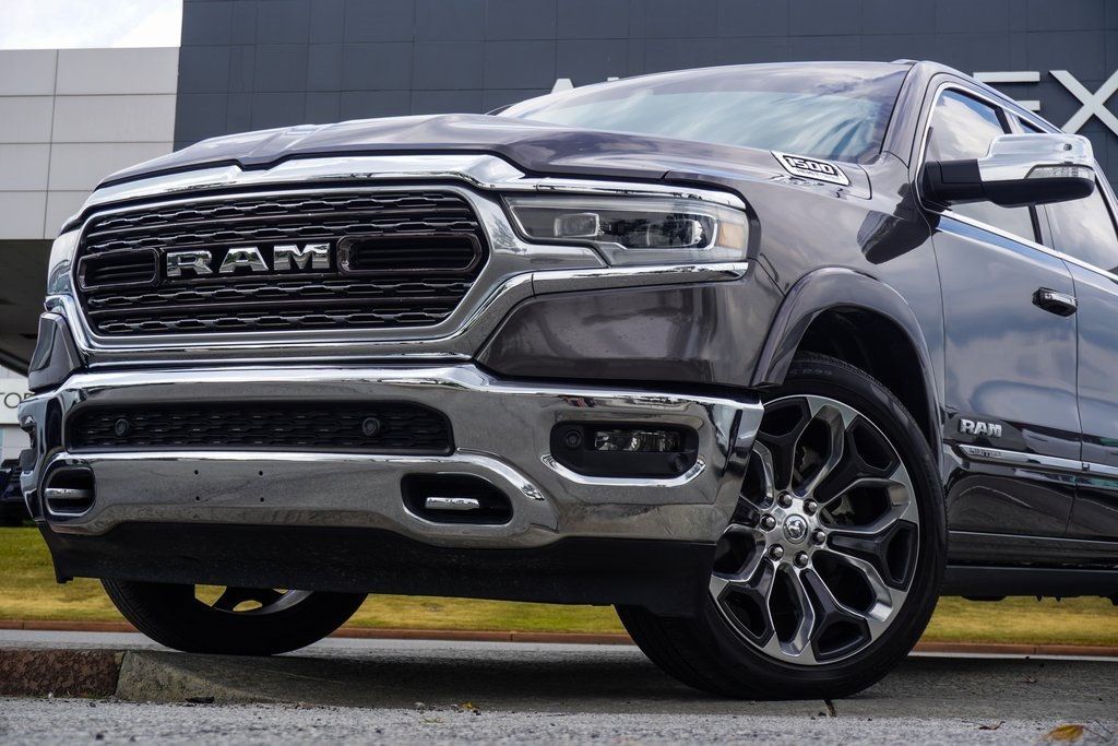 2022 Ram 1500 Limited photo 2