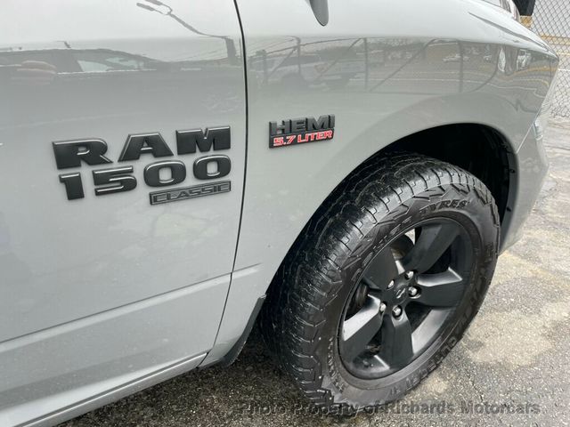 2022 Ram 1500 Classic Express 4x4 Crew Cab 5'7" Box - 23008069 - 9