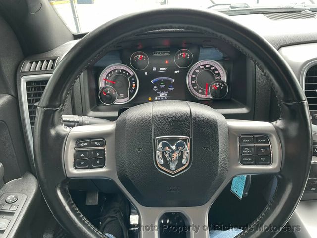 2022 Ram 1500 Classic Express 4x4 Crew Cab 5'7" Box - 23008069 - 14