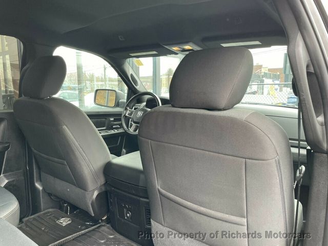 2022 Ram 1500 Classic Express 4x4 Crew Cab 5'7" Box - 23008069 - 22