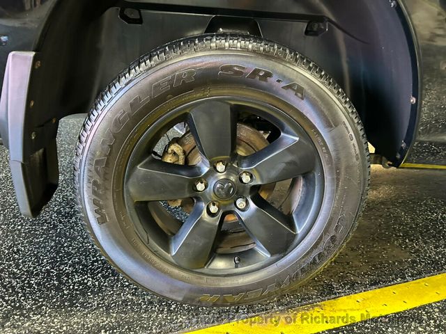 2022 Ram 1500 Classic Express 4x4 Crew Cab 5'7" Box - 23031458 - 9