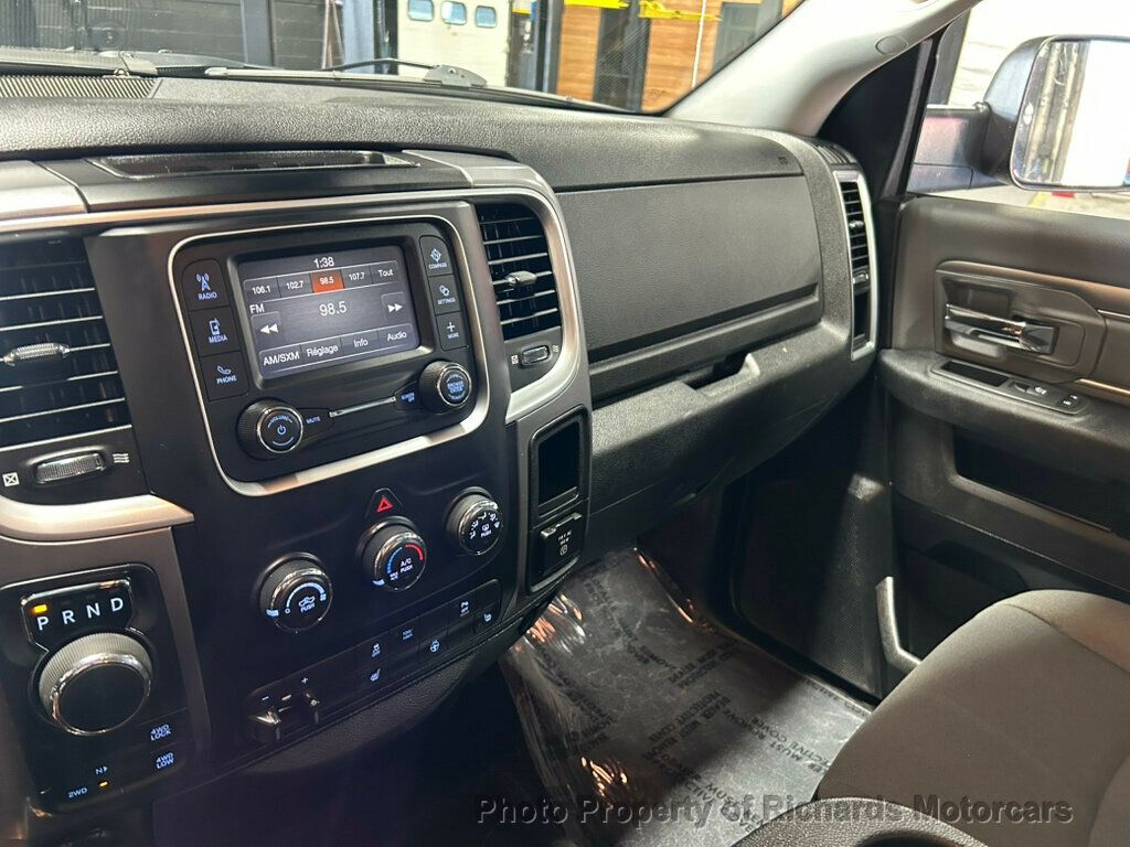 2022 Ram 1500 Classic Express 4x4 Crew Cab 5'7" Box - 23031458 - 11