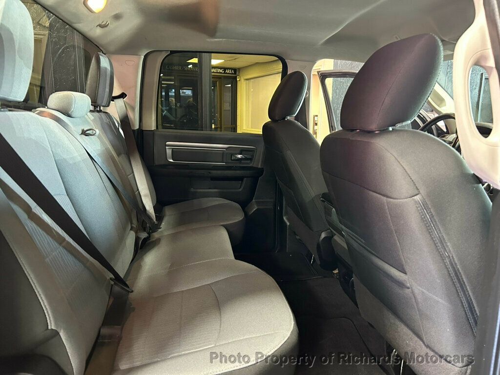 2022 Ram 1500 Classic Express 4x4 Crew Cab 5'7" Box - 23031458 - 15