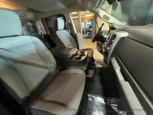2022 Ram 1500 Classic Express 4x4 Crew Cab 5'7" Box - 23031458 - 19