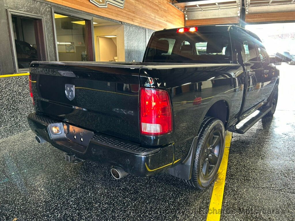 2022 Ram 1500 Classic Express 4x4 Crew Cab 5'7" Box - 23031458 - 2