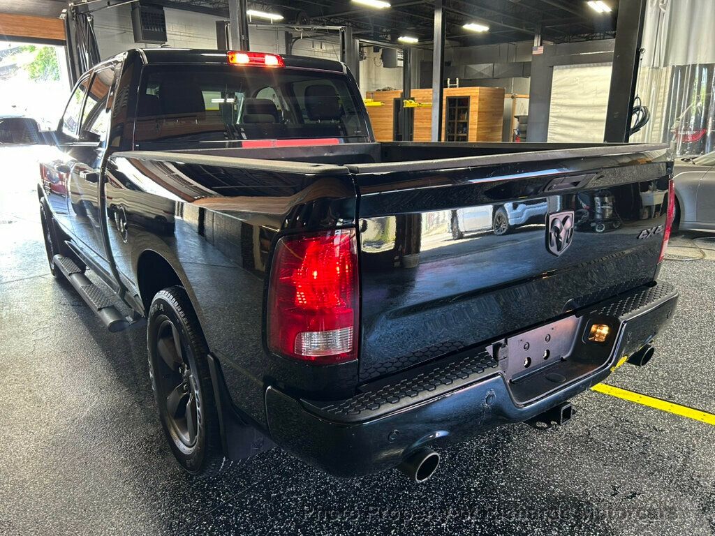 2022 Ram 1500 Classic Express 4x4 Crew Cab 5'7" Box - 23031458 - 4