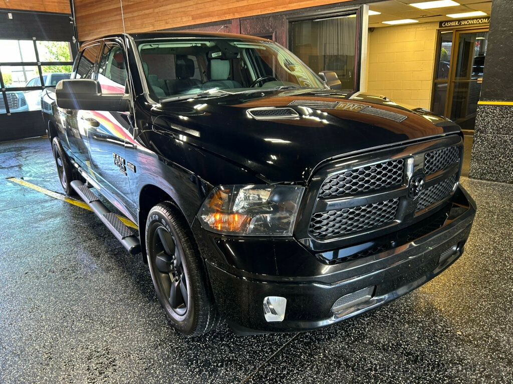 2022 Ram 1500 Classic Express 4x4 Crew Cab 5'7" Box - 23031458 - 7