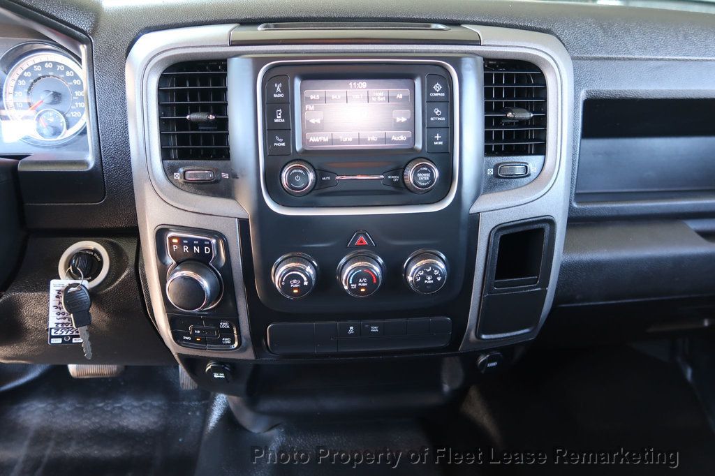 2022 Ram 1500 Classic Ram 1500 4WD Crew Cab SWB Classic Tradesman - 23083570 - 27