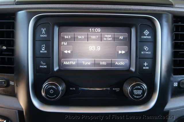 2022 Ram 1500 Classic Ram 1500 4WD Crew Cab SWB Classic Tradesman - 23083570 - 28